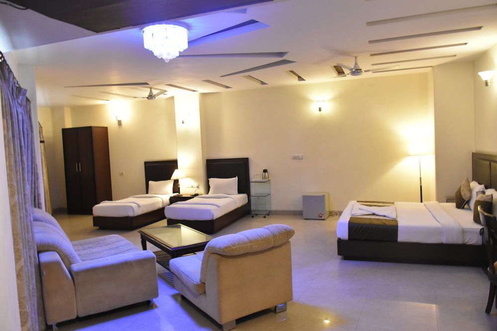 Hotel Alpine Tree New Delhi Extérieur photo