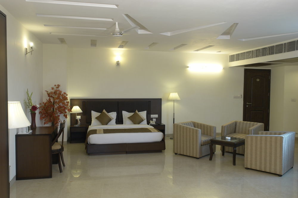 Hotel Alpine Tree New Delhi Extérieur photo