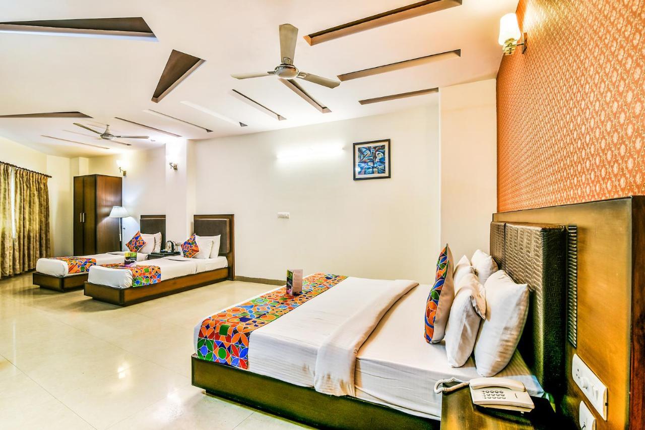 Hotel Alpine Tree New Delhi Extérieur photo