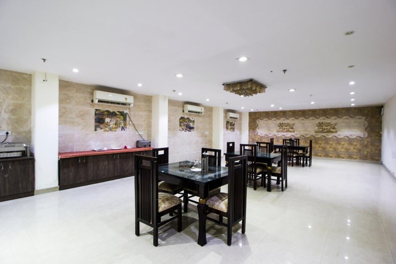 Hotel Alpine Tree New Delhi Extérieur photo