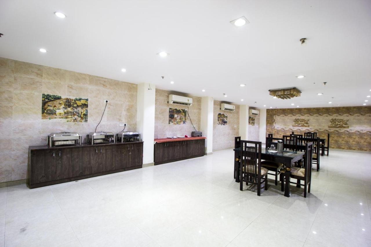 Hotel Alpine Tree New Delhi Extérieur photo