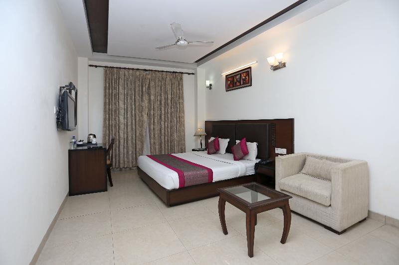 Hotel Alpine Tree New Delhi Extérieur photo