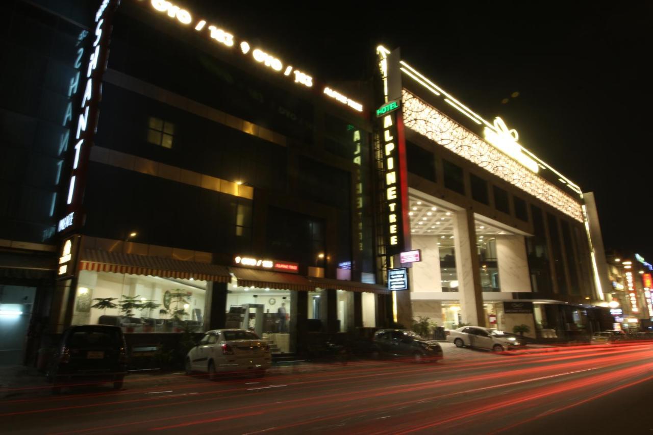 Hotel Alpine Tree New Delhi Extérieur photo